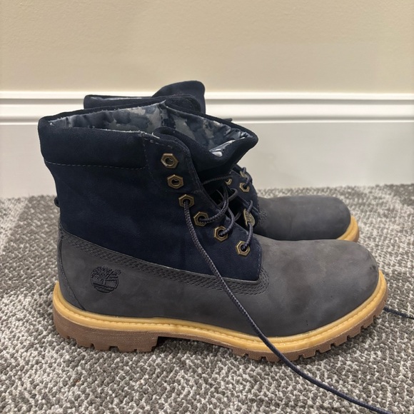 Timberland 6” Premium Roll Top Navy Blue Boots Womens U.S. 7.5 - Picture 1 of 7